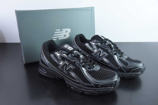 New Balance Black shoes